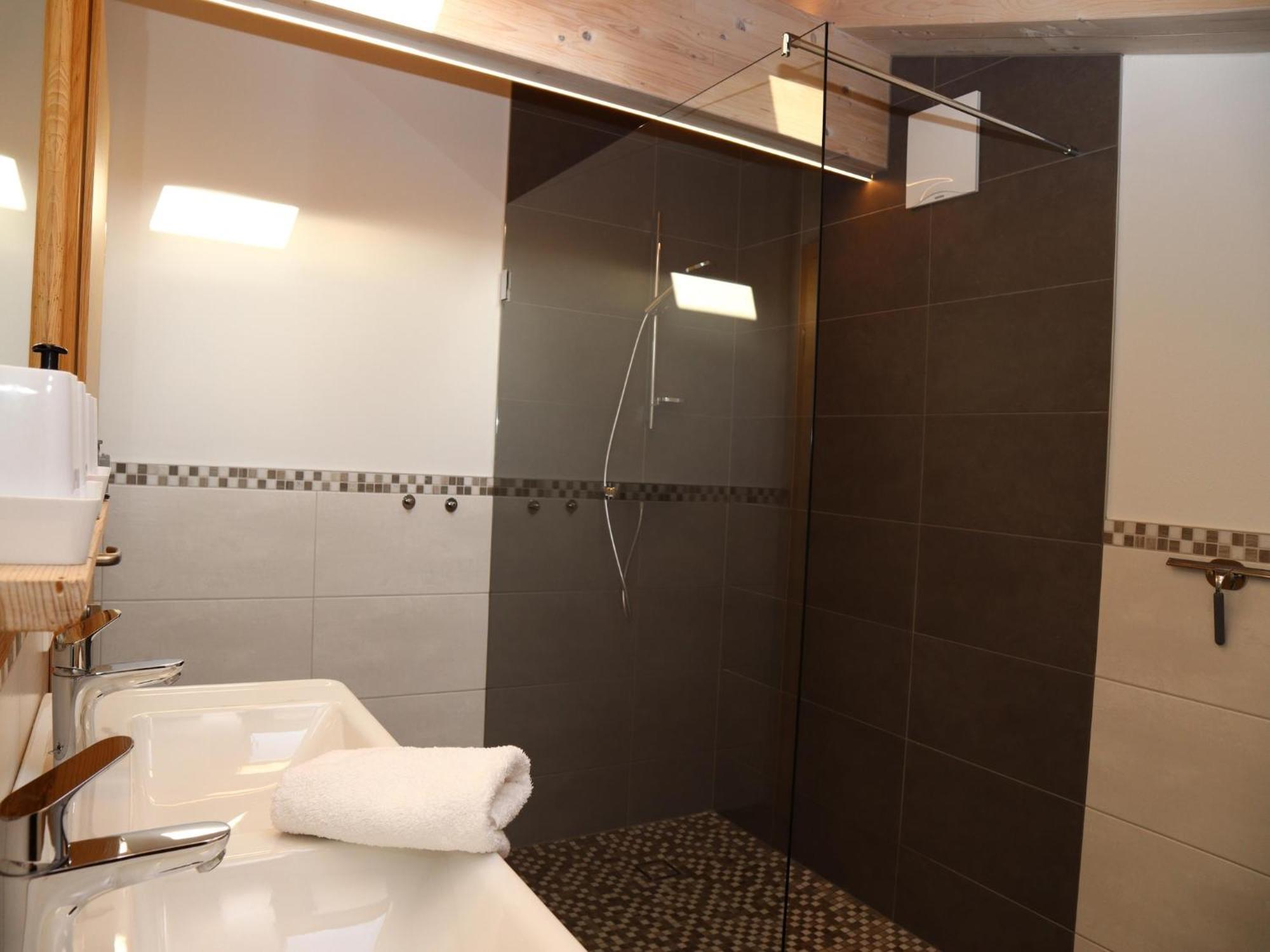Apartment Rohregger, Neukirchen Нойкирхен-ам-Гросфенедигер Экстерьер фото